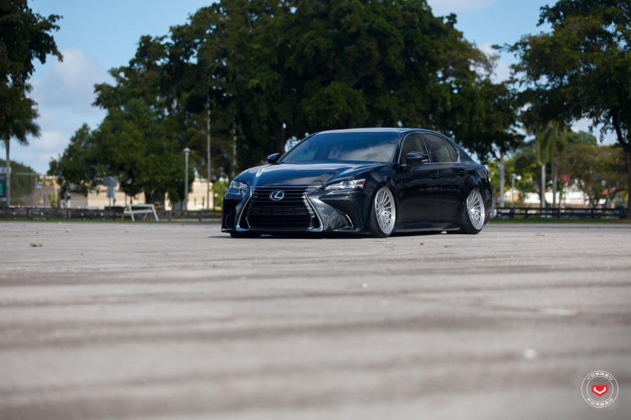  Lexus GS on Vossen Wheels (LC-106) 2016 года  (фото 11 из 61)